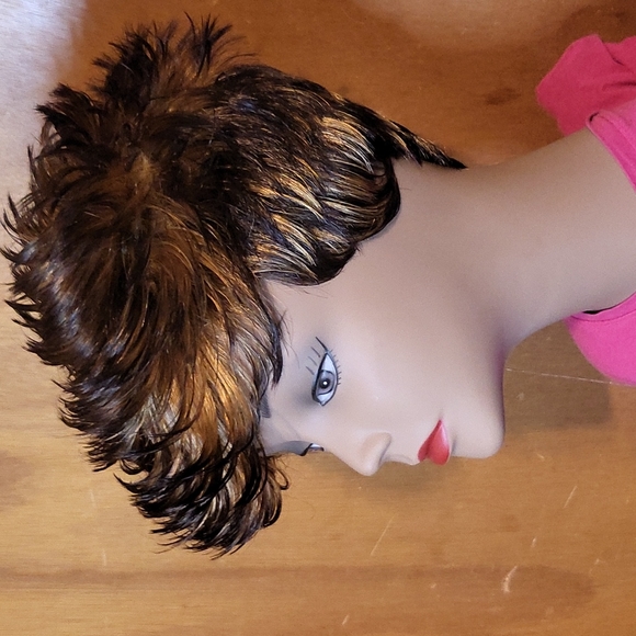 Short Spiky Wig - Picture 2 of 7